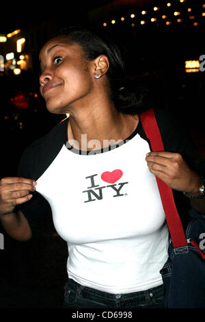 28 septembre 2003 - New York, New York, États-Unis - K33094RM.SHAUNTAY HINTON dans midtown après avoir quitté sa classe par intérim 09/28/2003.(Image Crédit : Â© Rick Mackler/Photos/ZUMAPRESS.com) Globe Banque D'Images