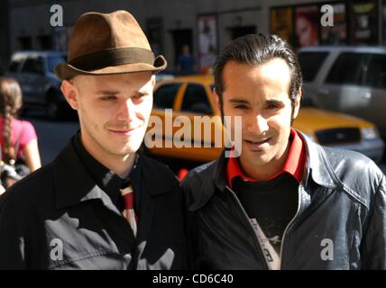 10 septembre 2003 - New York, New York, États-Unis - K32715RM..DES STARS ARRIVANT À LA David Letterman Show , NYC . 09/10/2003.. / Crédit : Image RAVONETTES(Â© Rick Mackler/Photos/ZUMAPRESS.com) Globe Banque D'Images