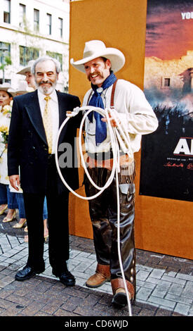 27 mars 2004 - San Antonio, Texas, États-Unis - Première mondiale de l'Alamo , San Antonio , Texas , Emilo Echevarria , 27/03/2004. / K36349JN(Image Crédit : © Jeff Newman/Photos/ZUMAPRESS.com) Globe Banque D'Images