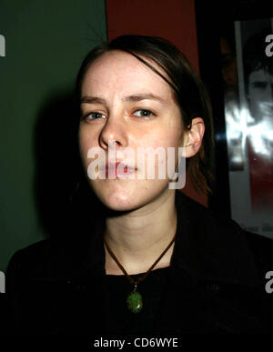 31 mars 2004 - New York, New York, États-Unis - K36414ML.''L'ORGANISATION DES New YorkS DE LELAND'' NEW YORK PREMIERE HÉBERGÉ PAR GENART À CHELSEA 9 , NEW YORK New York 03/31/2004. / JENA MALONE(Image Crédit : Â© Mitchell Levy/Photos/ZUMAPRESS.com) Globe Banque D'Images