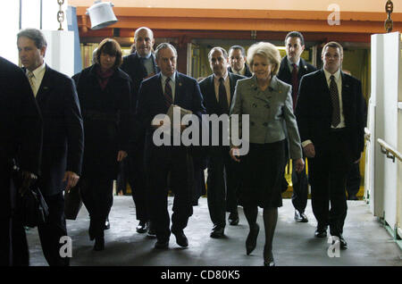 Le maire Michael Bloomberg et Secrétaire fédéral des Transports Mary Peters prendre le Staten Island Ferry sur la manière d'une conférence de presse au Silver Lake Golf Course pour dévoiler signal transit système de priorité. Banque D'Images