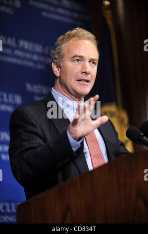 17 avril 2008 - Washington, District of Columbia, États-Unis - 10/10/08 Le National Press Club, Washington, DC-..Membres du Congrès Chris Van Hollen , Maryland parle aux journalistes à propos de l'élection présidentielle.. - - J13832CB(Image Crédit : © Christy Bowe/Photos/ZUMAPRESS.com) Globe Banque D'Images