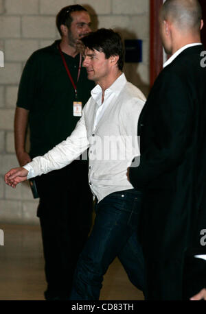 Apr 26, 2008 - Carson, CA, USA TOM CRUISE attendsthe match de foot de son copain DAVID BECKHAM du Los Angeles Galaxy contre Chivas USA dans le Superclassico de match les deux équipes de MLS Los Angeles au Home Depot Center. La Galaxie défait Chivas USA 5-2. Crédit obligatoire : Photo par Jonathan Alcorn Banque D'Images