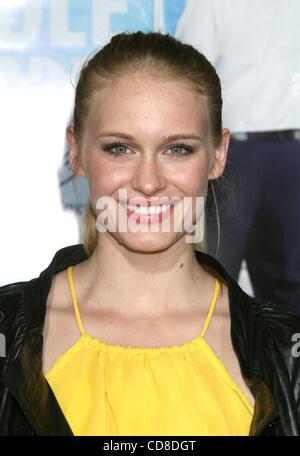 22 Oct 2008 - Los Angeles, Californie, USA - Actrice LEVEN RAMBIN dans le 'Rôle' Première mondiale tenue au Mann's Village Theatre, Westwood. (Crédit Image : Â© Paul Fenton/ZUMA Press) Banque D'Images