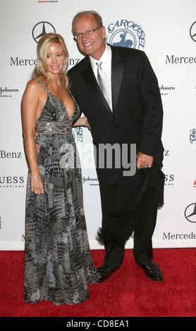 Oct 25, 2008 - Los Angeles, Californie, USA - l'Acteur Kelsey Grammer et épouse Camille à la Mercedes-Benz 30e anniversaire carousel of Hope Ball au profit de la Barbara Davis Centre for Childhood Diabetes. L'événement a eu lieu au Beverly Hilton Hotel. (Crédit Image : Â© Paul Fenton/ZUMA Press) Banque D'Images