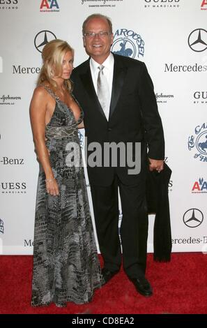 Oct 25, 2008 - Los Angeles, Californie, USA - l'Acteur Kelsey Grammer et épouse Camille à la Mercedes-Benz 30e anniversaire carousel of Hope Ball au profit de la Barbara Davis Centre for Childhood Diabetes. L'événement a eu lieu au Beverly Hilton Hotel. (Crédit Image : Â© Paul Fenton/ZUMA Press) Banque D'Images