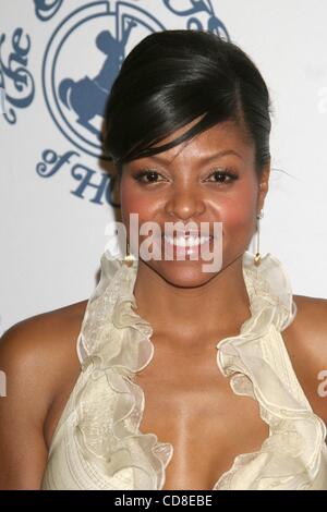 Oct 25, 2008 - Los Angeles, Californie, USA - Actrice TARAJI HENSON à la Mercedes-Benz 30e anniversaire carousel of Hope Ball au profit de la Barbara Davis Centre for Childhood Diabetes. L'événement a eu lieu au Beverly Hilton Hotel. (Crédit Image : Â© Paul Fenton/ZUMA Press) Banque D'Images