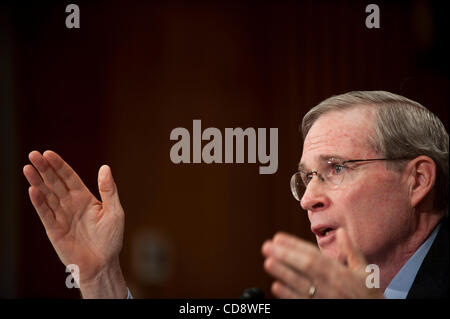 Jun 10, 2010 - Washington, District of Columbia, États-Unis, - l'ancien conseiller national de sécurité, Stephen Hadley, conseiller principal pour les affaires internationales à l'Institut américain de la paix, témoigne devant la Commission des relations étrangères du Sénat sur le début des négociations de traité. (Crédit Image : © Pete Marovich Banque D'Images