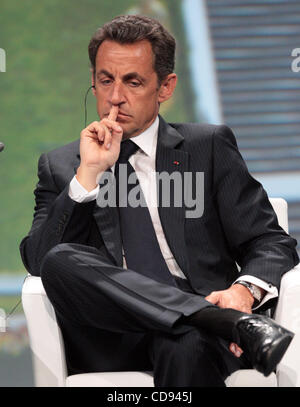 Le président français Nicolas Sarkozy s'occupe du Forum économique international de Saint-Pétersbourg. Banque D'Images