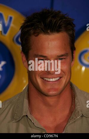 23 juin 2010 - New York, New York, États-Unis - Arrivées et départs à l'New York première de grandes personnes NYC 06-23-2010 Photos par télémétriques- Photos Inc.Â©2010.ALEC MUSSER.K65237RM(Image Crédit : Â© Rick Mackler/Photos/ZUMApress.com) Globe Banque D'Images