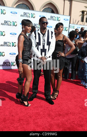 27 juin 2010 - Los Angeles, Californie, USA - Sean Combs, alias, 'P. DIDDY' arrive sur le tapis rouge pour le 10e anniversaire 2010 BET awards tenue au Shrine Auditorium. (Crédit Image : © Mark/ZUMApress.com) Samala Banque D'Images