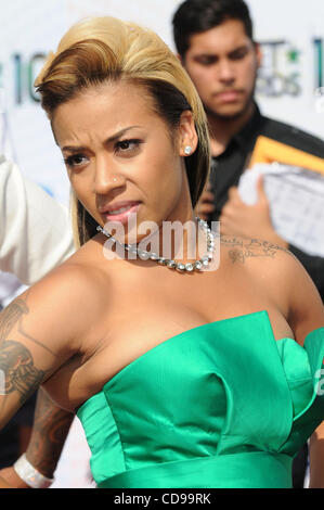 27 juin 2010 - Los Angeles, Californie, USA - Keyshia Cole arrive sur le tapis rouge pour le 10e anniversaire 2010 BET awards tenue au Shrine Auditorium. (Crédit Image : © Mark/ZUMApress.com) Samala Banque D'Images