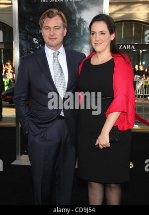 13 juillet 2010 - Hollywood, Californie, États-Unis - 13 Jul 2010 - Hollywod, Californie, USA - réalisateur Christopher Nolan & ÉPOUSE EMMA arrivant à la 'création' Los Angeles Premiere tenue au Théâtre Chinois de Mann. (Crédit Image : © Lisa O'Connor/ZUMApress.com) Banque D'Images