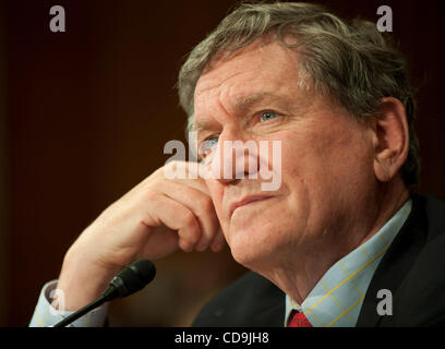 Jul 14, 2010 - Washington, District of Columbia, États-Unis, - Richard Holbrooke, représentant spécial pour l'Afghanistan et le Pakistan, témoigne lors d'une audience du Comité des relations étrangères du Sénat sur l'Afghanistan et de la Stratégie de gouvernance civile. (Crédit Image : ©/ZUMApress.com) Marovich Pete Banque D'Images