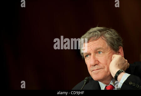 Jul 14, 2010 - Washington, District of Columbia, États-Unis, - Richard Holbrooke, représentant spécial pour l'Afghanistan et le Pakistan, témoigne lors d'une audience du Comité des relations étrangères du Sénat sur l'Afghanistan et de la Stratégie de gouvernance civile. (Crédit Image : ©/ZUMApress.com) Marovich Pete Banque D'Images