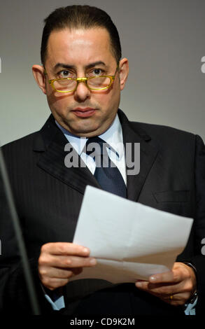 14 juillet 2010 - Bruxelles, BXL, BELGIQUE - membre italien du Parlement européen, Gianni Pittella pendant 'Rome en plein cœur de l'avenir" événement visant à faire connaître la ville de Rome en tant que capitale du tourisme international à Bruxelles, Belgique le 2010-07-14 par Wiktor Dabkowski (crédit Image : © Wiktor D Banque D'Images