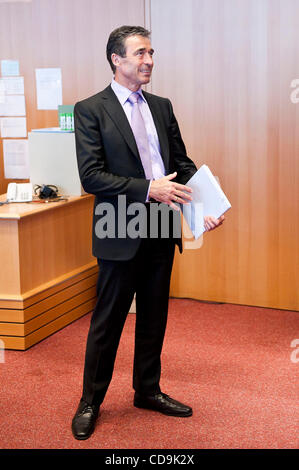 14 juillet 2010 - Bruxelles, BXL, Belgique - le secrétaire général de l'OTAN, Anders Fogh Rasmussen arrive au Parlement européen pour un échange de vues avec les affaires étrangères commetee à Bruxelles, Belgique le 2010-07-14 par Wiktor Dabkowski (crédit Image : © Wiktor Dabkowski/ZUMApress.com) Banque D'Images