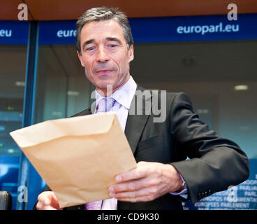 14 juillet 2010 - Bruxelles, BXL, Belgique - le secrétaire général de l'OTAN, Anders Fogh Rasmussen arrive au Parlement européen pour un échange de vues avec les affaires étrangères commetee à Bruxelles, Belgique le 2010-07-14 par Wiktor Dabkowski (crédit Image : © Wiktor Dabkowski/ZUMApress.com) Banque D'Images