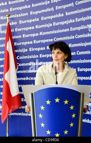 Juillet 19, 2010 - Bruxelles, BXL, Belgique - la présidente suisse Doris Leuthard tient conférence de presse à Bruxelles, Belgique le 2010-07-19 par Wiktor Dabkowski (crédit Image : © Wiktor Dabkowski/ZUMApress.com) Banque D'Images