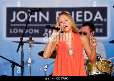 Sheryl Crow effectue en direct sur Good Morning America à New York's Central Park. (Crédit Image : © Leon Switzer/global/ZUMApress.com) Southcreek Banque D'Images