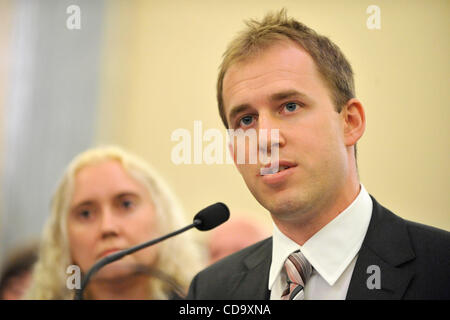 27 juil., 2010 - Washington, District of Columbia, États-Unis - BRET TAYLOR, directeur de la technologie pour Facebook, témoigne devant une audience de la Commission du commerce du Sénat dans la vie privée en ligne (Image Crédit : © Jay Egelsbach/ZUMApress.com) Banque D'Images