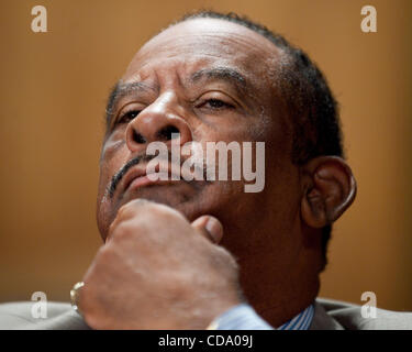 29 juil., 2010 - Washington, District of Columbia, États-Unis, -.THURMAN HIGGINBOTHAM, ancien surintendant adjoint de Arlington National Cemetery, comparaît devant un Sénat Sécurité intérieure et les affaires gouvernementales audience de comité sur la mauvaise gestion au cimetière national d'Arlington. (Crédit Image : © Pete Banque D'Images