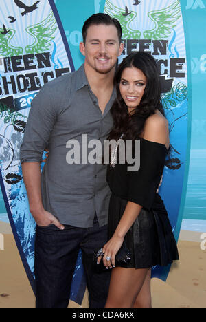 08 août 2010 - Universal City, Californie, États-Unis - Aug 8, 2010 - Universal City, California, USA - Acteurs Channing Tatum et JENNA DEWAN arrivant au Teen Choice Awards 2010 qui a eu lieu à l'Amphithéâtre Gibson. (Crédit Image : © Lisa O'Connor/ZUMApress.com) Banque D'Images