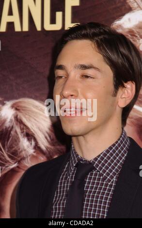 23 août 2010 - Hollywood, Californie, États-Unis - JUSTIN LONG ASSISTE À LA PREMIÈRE DE ''Going the Distance'' .AU CHINESE THEATRE.À HOLLYWOOD,CA SUR AOÛT 23,2010..K65692PR. - - Crédit photos(Image : © Phil Roach/Photos/ZUMApress.com) Globe Banque D'Images