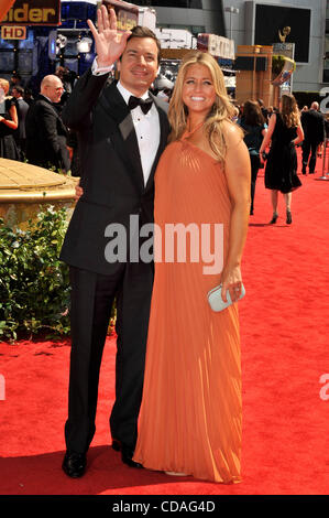 Aug 28, 2010 - Los Angeles, Californie, États-Unis - Jimmy Fallon et producteur NANCY JUVONEN arrivent pour la 62e Primetime Emmy Awards show. (Crédit : © Lisa Rose/ZUMApress.com) Banque D'Images