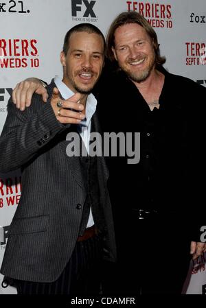 7 septembre 2010 - Los Angeles, Californie, États-Unis - Michael Raymond-James et Donal Logue. Première Projection de FX'S TERRIERS.L'Arclight Cinemas, Hollywood, Californie 09-07-2010. 2010.K66309TL.(Image Crédit : Â©/TLeopold ZUMApress.com)/Photos Globe Banque D'Images