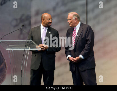 13 septembre 2010, Philadelphie, PA, USA-maire de Philadelphie, MICHAEL NUTTER et Gouverneur de la Pennsylvanie, Edward Rendell, à la cérémonie de remise des prix de la Liberté pour l'ancien Premier Ministre de l'Angleterre, Tony Blair. Blair était le récipiendaire 2010 de la Médaille de la liberté. (Crédit Image : (c) Ricky Fitchett/ZUMA Press) Banque D'Images