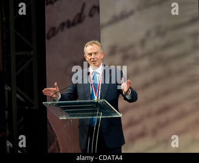 13 septembre 2010, Philadelphie, PA, USA-l'ancien Premier Ministre de l'Angleterre, TONY BLAIR donne un discours après la réception de la Médaille de la liberté 2010. (Crédit Image : (c) Ricky Fitchett/ZUMA Press) Photographe : Ricky Fitchett Source : Ricky Fitchett Titre : Photographe Contrat Crédit : ZUMA Press Lieu : Ph Banque D'Images