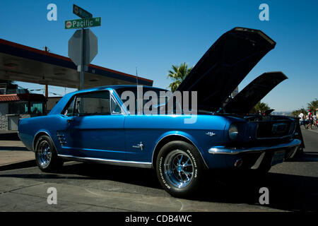 26 septembre 2010 - Henderson, Nevada, United States of America - certains des beaux véhicules au Salon de l'automobile 2010 Super Run, le 26 septembre 2010, sur la rue Water à Henderson, Nevada. (Crédit Image : © Matt Gdowski/ZUMApress.com) Southcreek/mondial Banque D'Images