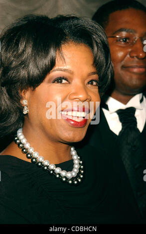 K29701AR BLACK ACHIEVERS DANS L'INDUSTRIE LE DÎNER.Le SHERATON HOTEL, NEW YORK New York, 03/20/2003. / 2003.Oprah Winfrey.(Image Crédit : Â© Andrea Renault/monde/ZUMAPRESS.com) Photos Banque D'Images