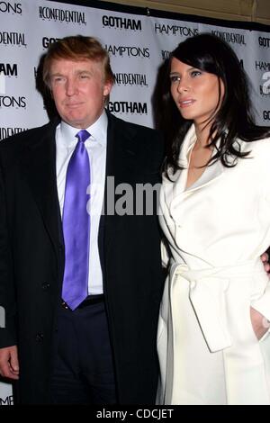 K35304ML.GOTHAM ET LA CÉLÉBRER LEUR ANNIVERSAIRE GOTHAM HALL, NEW YORK New York 02/02/2004. / 2004.L'atout de Donald ET MELANIA KNAUSS(Image Crédit : Â© Mitchell Levy/Photos/ZUMAPRESS.com) Globe Banque D'Images