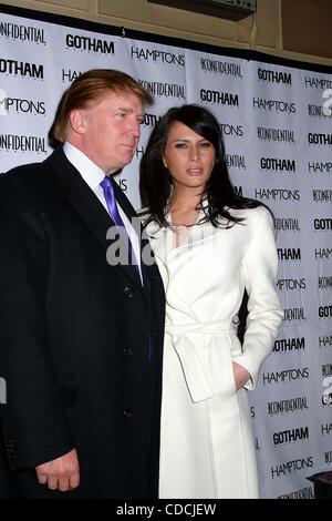 K35304ML.GOTHAM ET LA CÉLÉBRER LEUR ANNIVERSAIRE GOTHAM HALL, NEW YORK New York 02/02/2004. / 2004.L'atout de Donald ET MELANIA KNAUSS(Image Crédit : Â© Mitchell Levy/Photos/ZUMAPRESS.com) Globe Banque D'Images