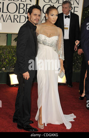 16 janvier 2011 - Los Angeles, Californie, États-Unis - Marc Anthony, Jennifer Lopez arrivent pour la 68e Golden Globe Awards. (Crédit Image : © LMF/ZUMAPRESS.com) Banque D'Images