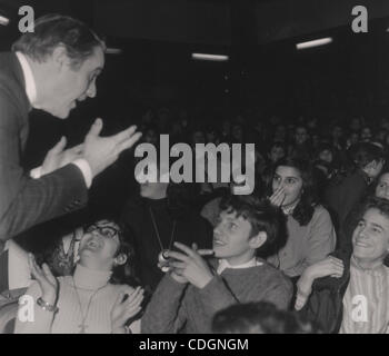 Jan 18, 2011 - Paris, France - Robert Sargent Shriver, JR. (9 novembre 1915 Ð 18 Janvier, 2011) était un homme politique américain et militant. Connu sous le nom de R. Sargent Shriver ou Sarge, il est surtout connu comme partie de la famille Kennedy, comme à l'origine de la création du Corps de la paix, et que la démo Banque D'Images