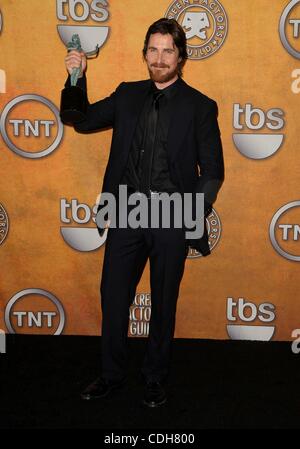 30 janvier 2011 - Los Angeles, Californie, États-Unis - Christian Bale.17e édition des Screen Actors Guild Awards (Salle de presse) tenue au Shrine Auditorium, Los Angeles, CA. 30 janvier - 2011. K67469LONG(Image Crédit : © D. Long/Globe Photos/ZUMAPRESS.com) Banque D'Images