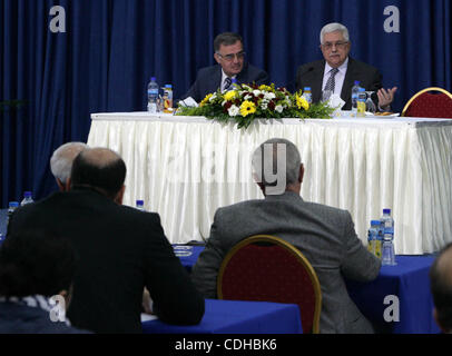 Le président palestinien Mahmoud Abbas participe à une réunion du conseil révolutionnaire du Fatah, à Ramallah, le 2 février 2011. Photo par Omar Rashidi Banque D'Images