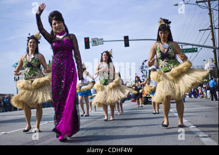 05 février, 2011 - Westminster, Californie, États-Unis - mars danseurs bas Bolsa Avenue au défilé de Tet à Little Saigon. (Crédit Image : © Jakob Berr/ZUMAPRESS.com) Banque D'Images