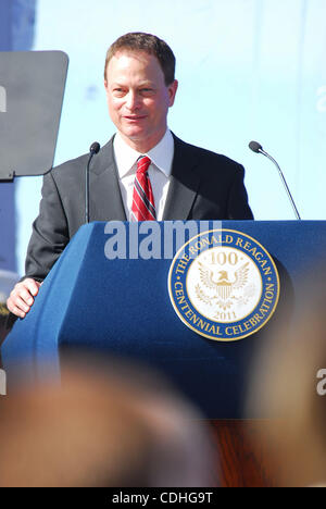 6 février 2011 - Simi Valley, Californie, États-Unis - acteur, réalisateur et musicien, Gary Sinise, parle pendant la fête d'anniversaire organisée en l'honneur de Ronald Reagan à la Bibliothèque présidentielle Ronald Reagan. Ronald Reagan, le 40e président des États-Unis, aurait eu 100 dimanche. (Crédit Banque D'Images