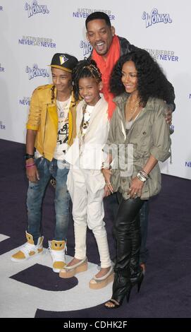 Le 8 février, 2011 - Los Angeles, Californie, USA - Feb 08, 2011 - Los Angeles, Californie, USA - l'Acteur WILL SMITH, Jada Pinkett, JADEN SMITH, WILLOW SMITH au 'Justin Bieber : ne jamais dire jamais' Hollywood Premiere tenue au Nokia Theatre, à Los Angeles. (Crédit Image : © Paul Fenton/ZUMAPRESS.com) Banque D'Images