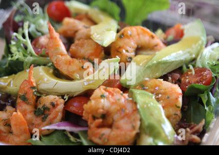 16 févr. 2011 - Manhattan, New York, États-Unis - Détail de Shimp et salade d'avocats à prendre & manger Restaurant situé au coin de Broadway 4179 177e rue à Manhattan..(Image Crédit : © Mariela Lombard/ZUMAPRESS.com) Banque D'Images