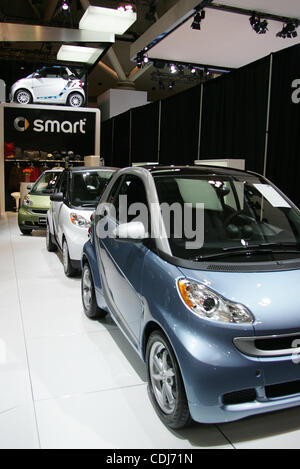 17 février 2011 - Toronto, Ontario, Canada - La voiture Smart au Salon International de l'automobile médias journée au Metro Convention Centre de Toronto. (Crédit Image : © Steve Southcreek Dormer/global/ZUMAPRESS.com) Banque D'Images