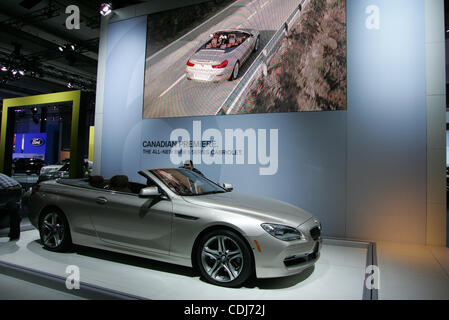 17 février 2011 - Toronto, Ontario, Canada - La BMW Série 6 Cabriolet en exposition au Salon International de l'automobile médias journée au Metro Convention Centre de Toronto. (Crédit Image : © Steve Southcreek Dormer/global/ZUMAPRESS.com) Banque D'Images