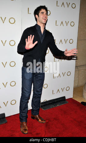 Feb 26, 2011 - Las Vegas, Nevada, USA - l'Acteur DARREN CRISS arrive pour fêter son anniversaire à la boîte de nuit LAVO au Palazzo, le 26 février 2011 à Las Vegas, Nevada. Criss tourné 24 le 5 février. (Crédit Image : © David Becker/ZUMAPRESS.com) Banque D'Images