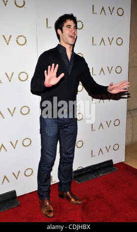 Feb 26, 2011 - Las Vegas, Nevada, USA - l'Acteur DARREN CRISS arrive pour fêter son anniversaire à la boîte de nuit LAVO au Palazzo, le 26 février 2011 à Las Vegas, Nevada. Criss tourné 24 le 5 février. (Crédit Image : © David Becker/ZUMAPRESS.com) Banque D'Images