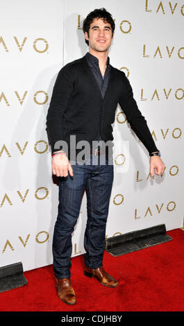 Feb 26, 2011 - Las Vegas, Nevada, USA - l'Acteur DARREN CRISS arrive pour fêter son anniversaire à la boîte de nuit LAVO au Palazzo, le 26 février 2011 à Las Vegas, Nevada. Criss tourné 24 le 5 février. (Crédit Image : © David Becker/ZUMAPRESS.com) Banque D'Images