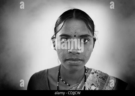 27 février 2011 - Pandharkawada, Maharashtra, Inde - Le suicide des agriculteurs, Veuve MANUALA BETWA, 36 ans, Village de Pandharkawada. (Crédit Image : par © Michael Francis McElroy/zReportage.com/ZUMA) Banque D'Images